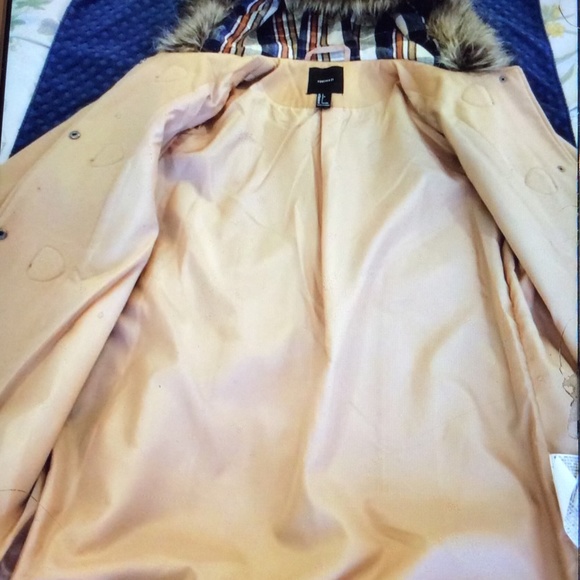 BEAUTIFUL TAN/BEIGE PEA COAT 😍 - Picture 7 of 8